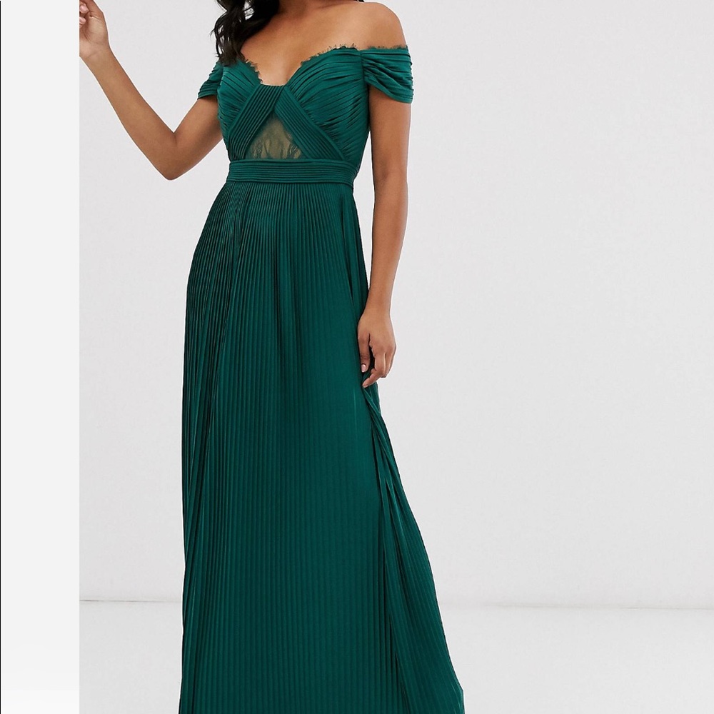 Elegant lace and pleat bardot maxi dress - green